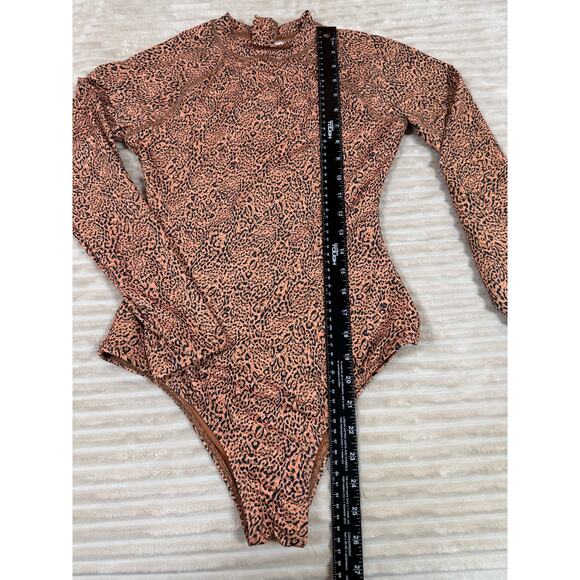 Billabong Swim Women’s Hidden Shore Mock Neck Swimsuit Leopard Small - Picture 11 of 12